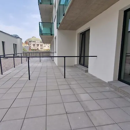 Moderni V Centru Plzne S Prostornou Terasou Apartment